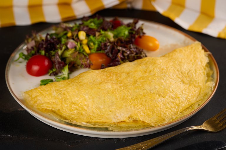PATATESLİ PEYNİRLİ OMLET