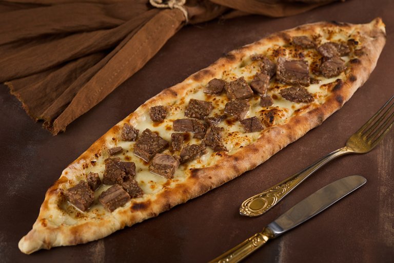 Kavurmalı Pide