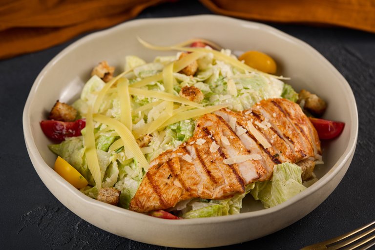 Tavuklu Sezar Salata